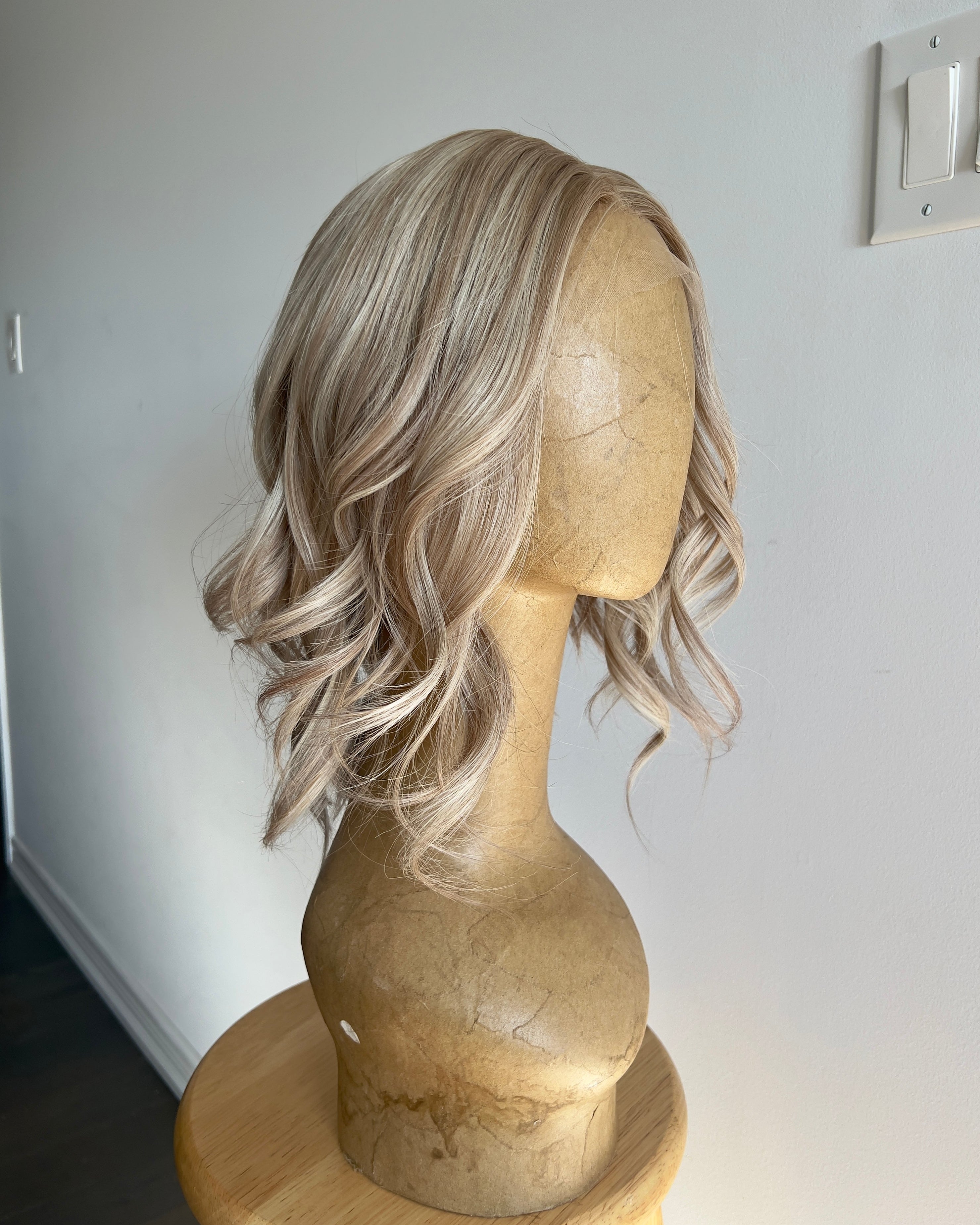 Sandy Beach | Sandy Blonde with Platinum Blonde Babylights