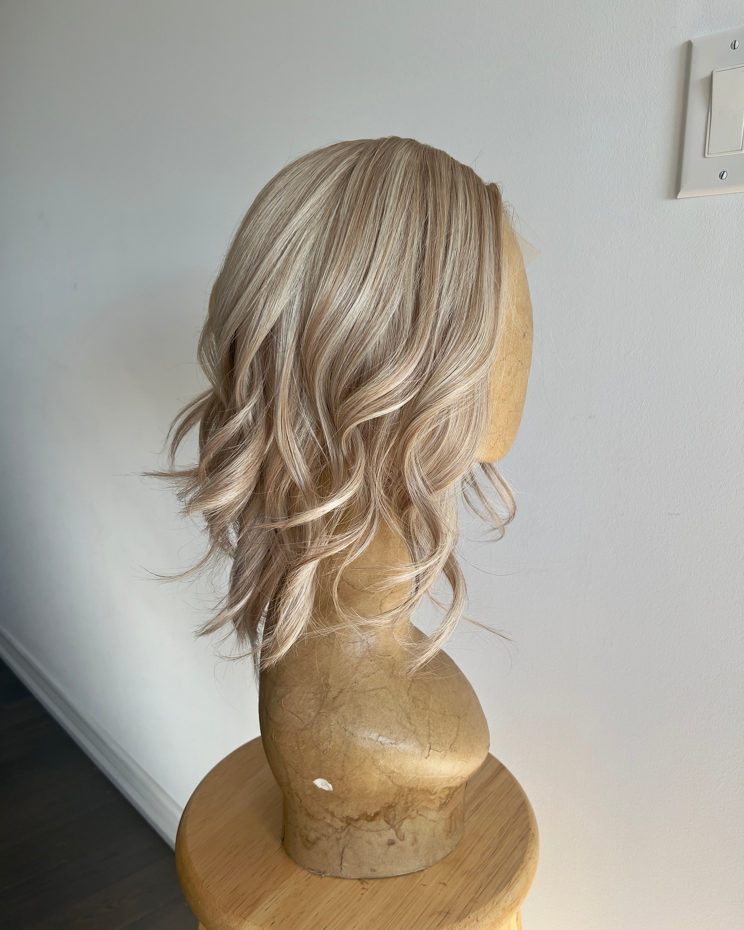 Sandy Beach | Sandy Blonde with Platinum Blonde Babylights