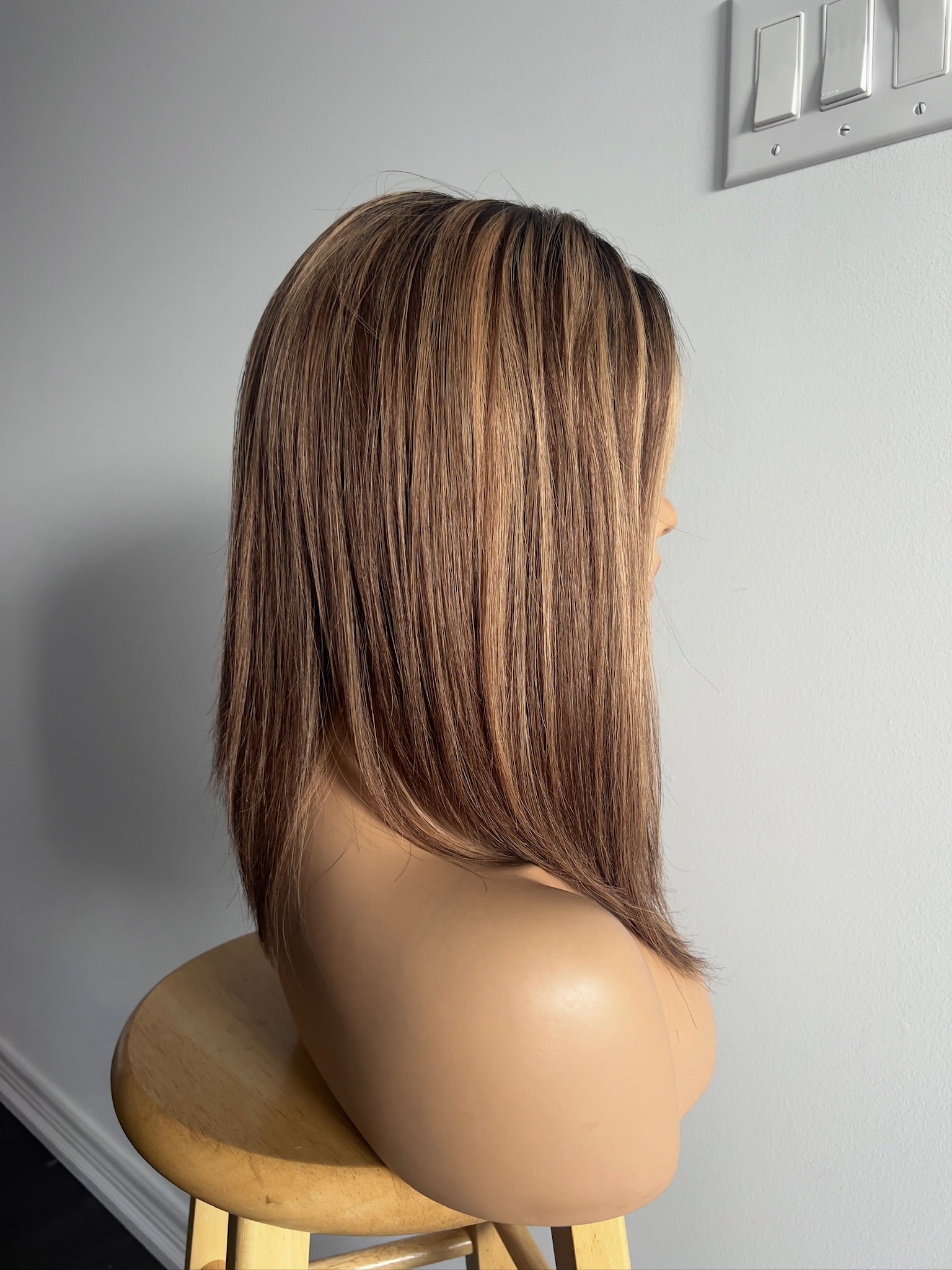 Cinnamon Bark | Dark Brown with Honey Blonde Defined Highlights and Face-framing Highlights
