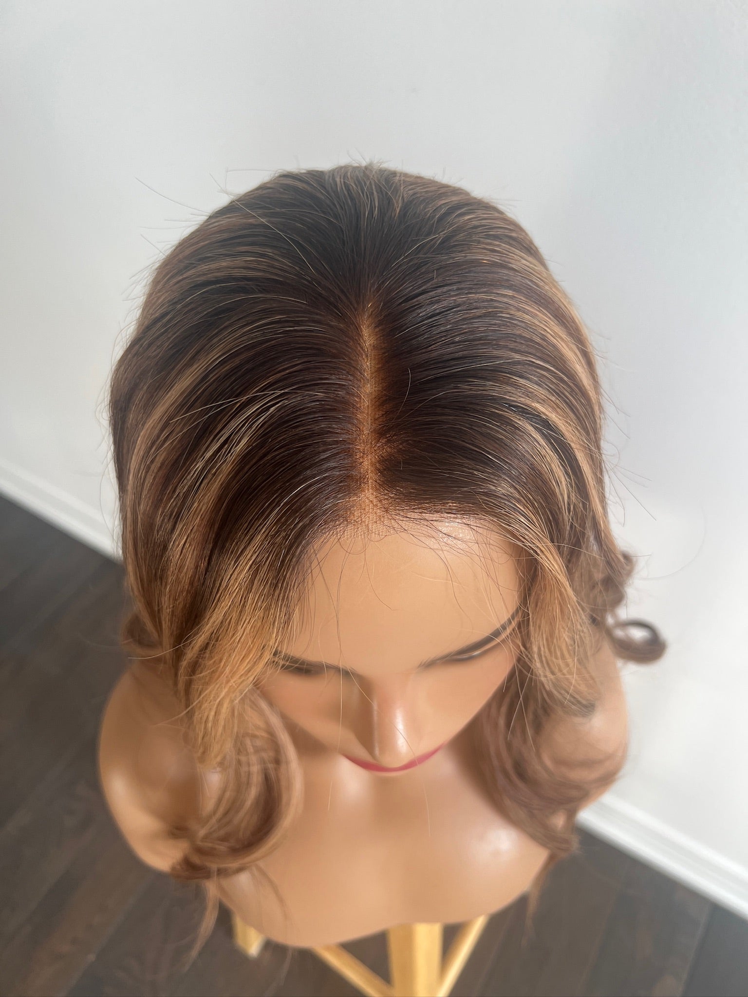 Cinnamon Bark | Dark Brown with Honey Blonde Defined Highlights and Face-framing Highlights