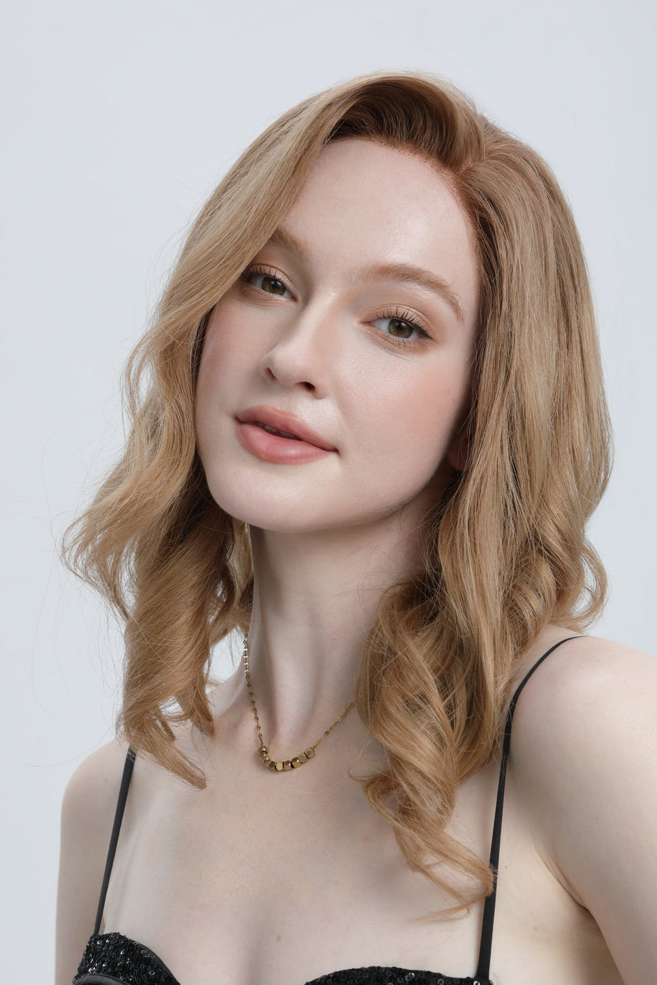 HK Milk Tea | Beige Tone Medium Blonde with Subtle Long Root Melt