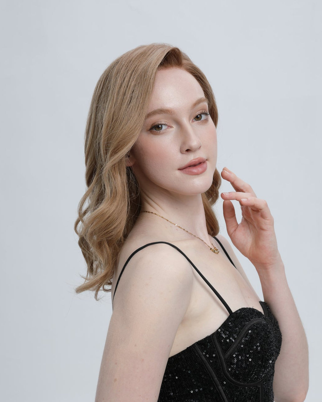 HK Milk Tea | Beige Tone Medium Blonde with Subtle Long Root Melt