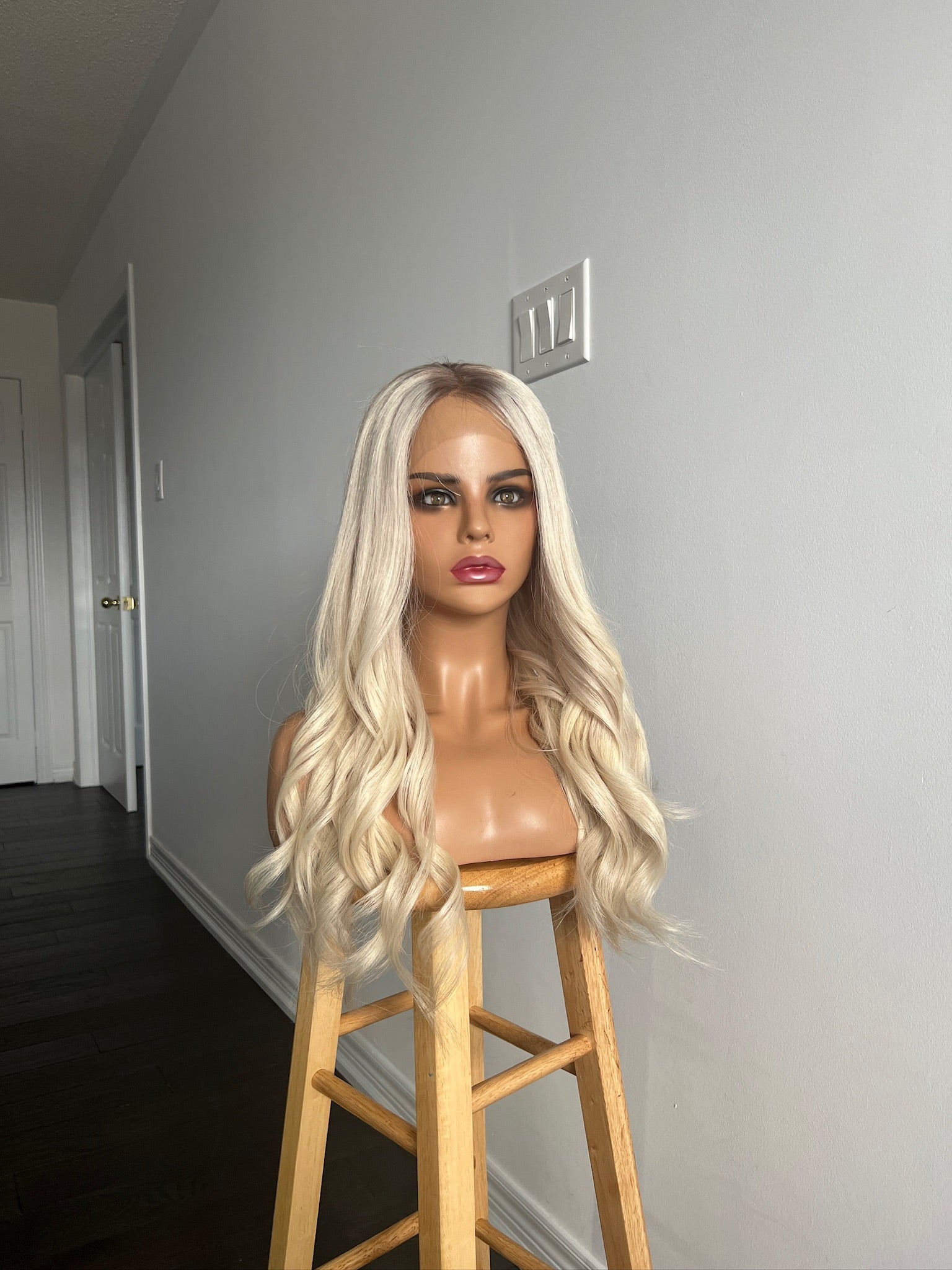 Snowbound Pearl | Platinum Blonde with Root Melt