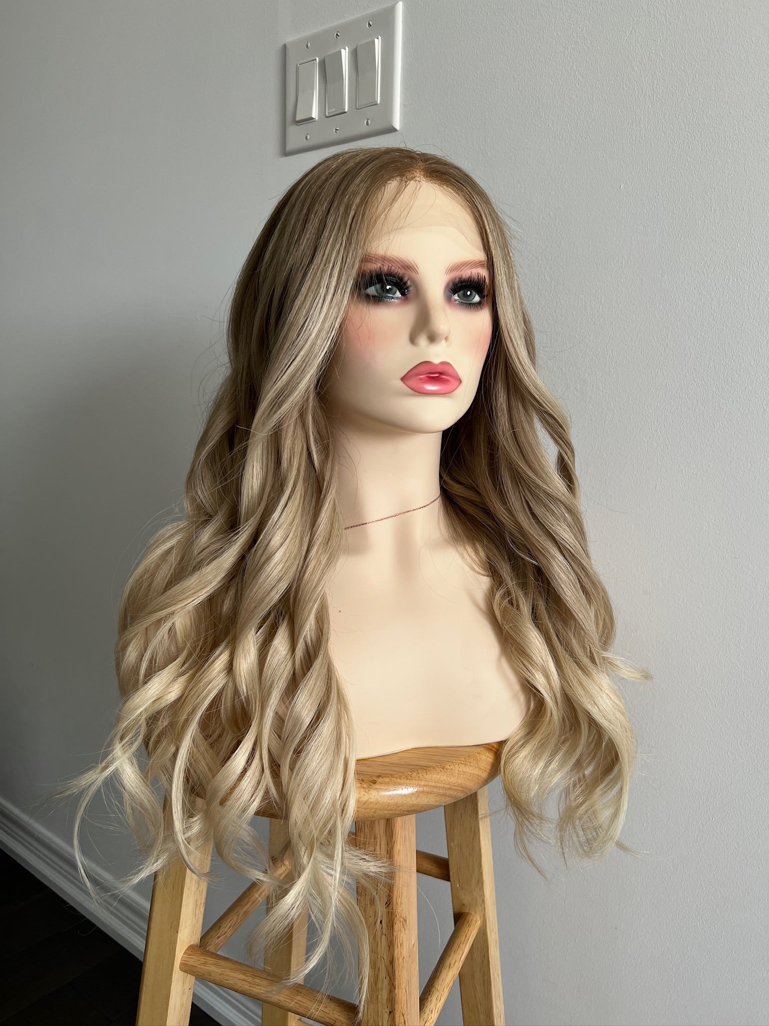 Summer in Cali | Creamy Blonde with Dark Blonde Balayage
