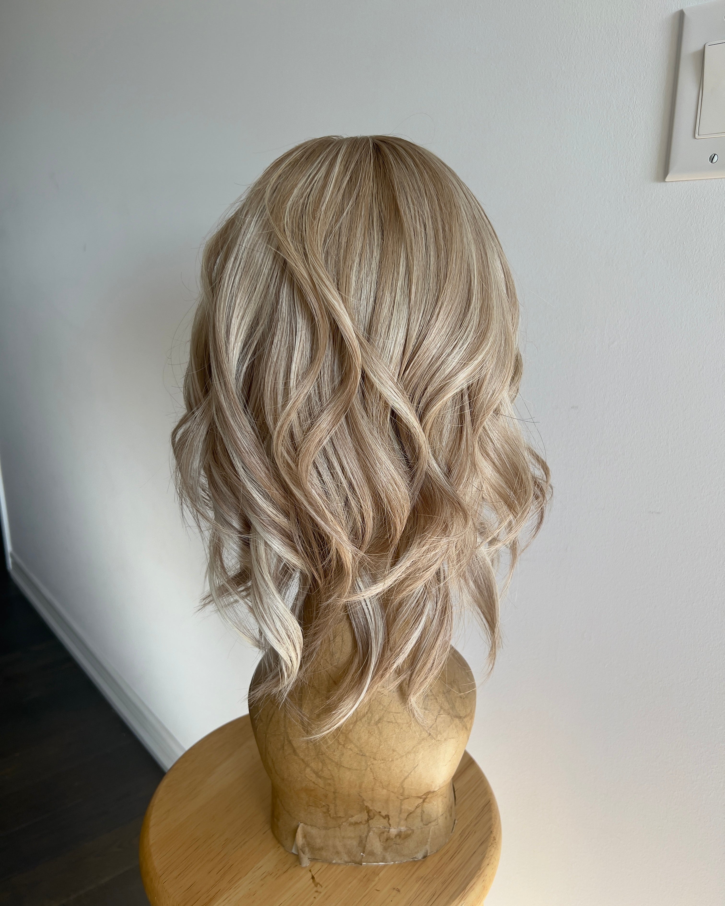 Sandy Beach | Sandy Blonde with Platinum Blonde Babylights