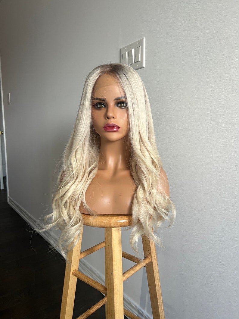 Snowbound Pearl | Platinum Blonde with Root Melt